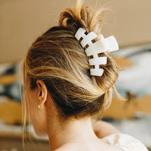 Coconut White Classic Clip Large