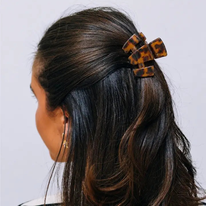 Tortoise Classic Claw Clip Petite