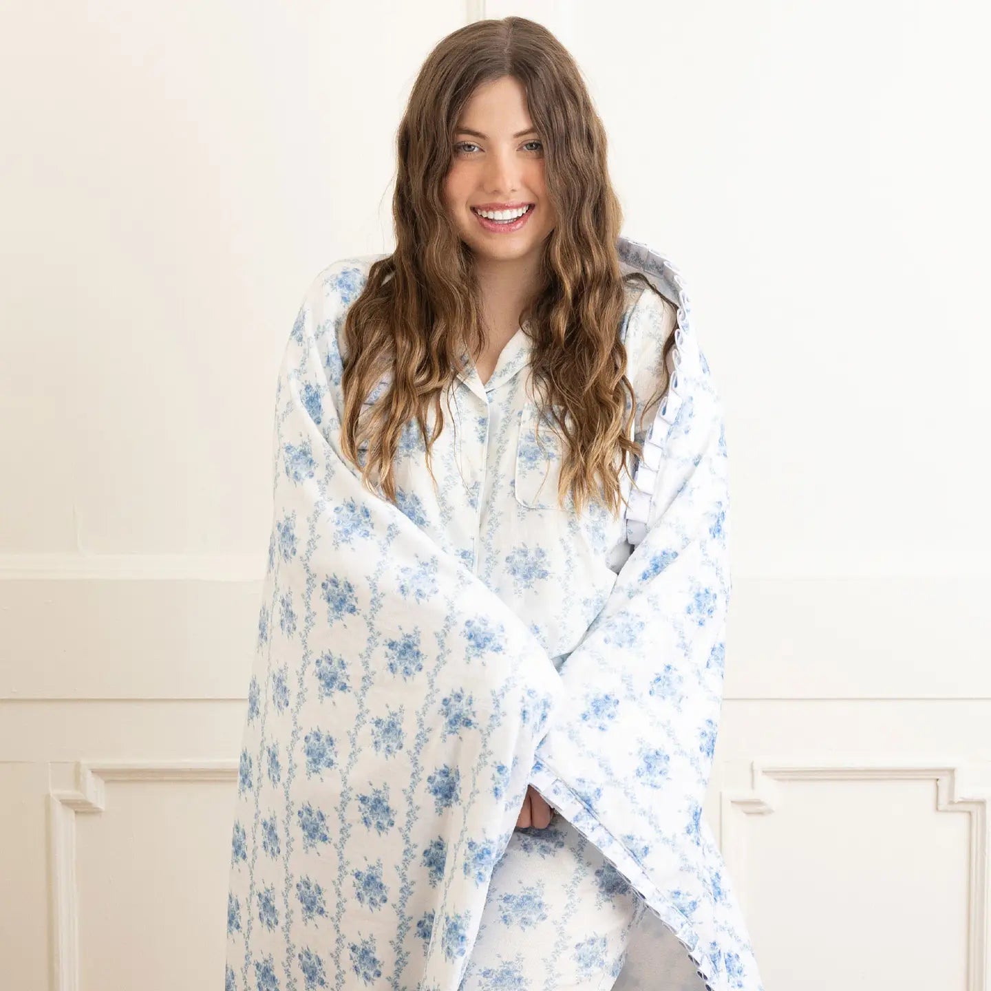 Luxe 56x60" Throw Blanket - Blue Rose Vine