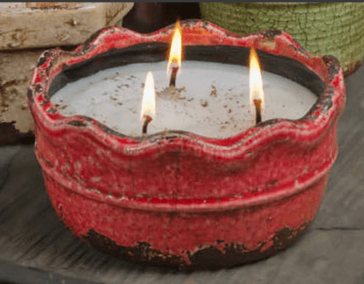 Warm Cinnamon Buns, Ruffled Bowl