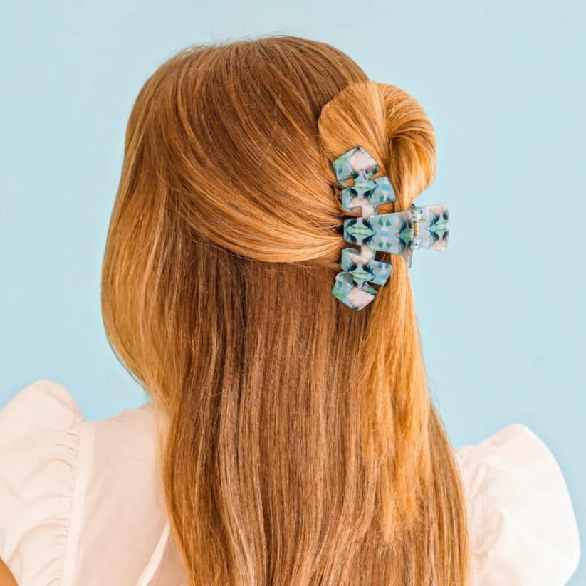 Island House, Classic Claw Clip Medium