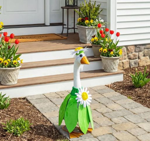 Porch Goose Outfit, Daisy